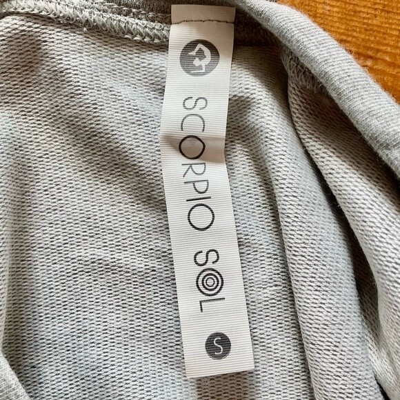 NEW Scorpio Sol Cropped Sweatshirt Super Soft Activewear Yoga Gray Size S - Picture 5 of 8